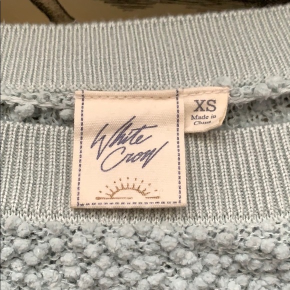 Sweater/shirt - Picture 2 of 3